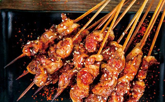 2022年為什么餐飲行業推薦你選擇燒烤或者火鍋呢？